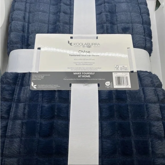 Koolaburra by UGG Chioe Textured Faux Fur Throw in Deep Blue Navy - Picture 5 of 6